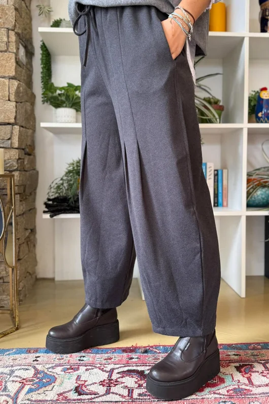 Oxford Stretch Herringbone Box Pleat Pant Charcoal